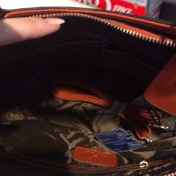 Hand tote purse -new never used - Picture 3 of 4